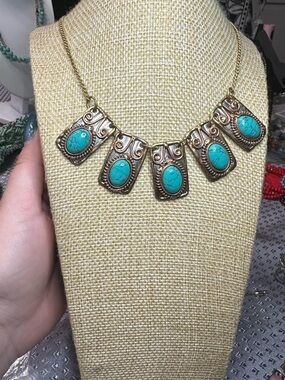Amazing blue accents Pendant Necklace